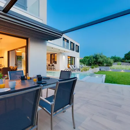 Endless Summer Villa *